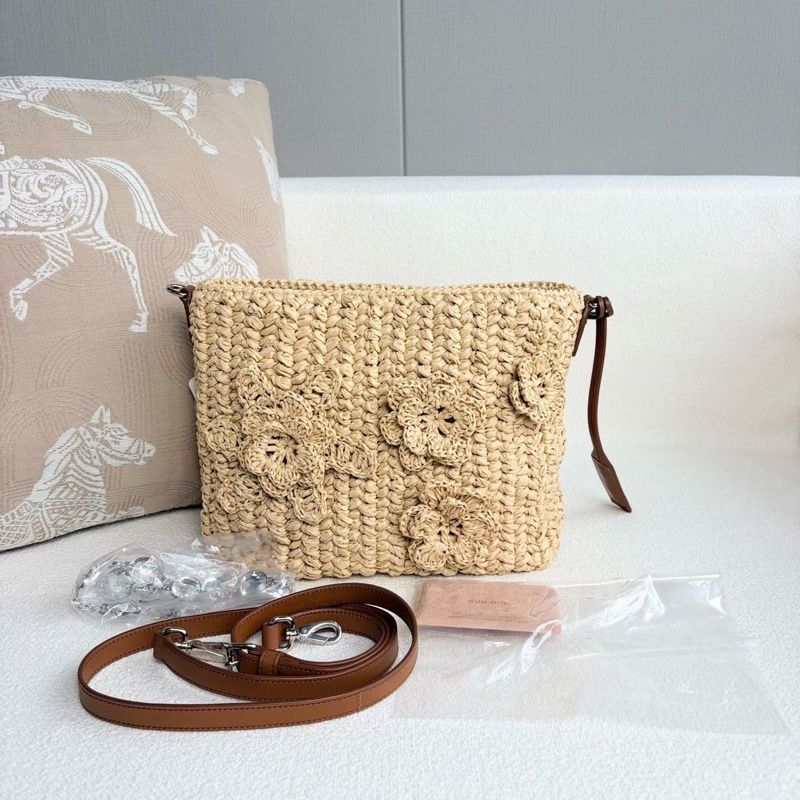 MiuMiu 拉菲草編織tote水桶包24*19*12cm 98新配件塵袋-1