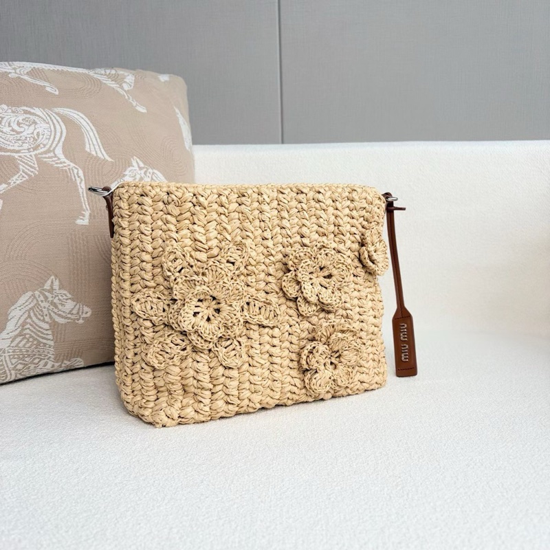 MiuMiu 拉菲草編織tote水桶包24*19*12cm 98新配件塵袋-3