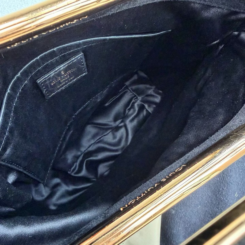 LV限量手提包 漆皮拼絨面24*16*5 98新配件塵袋-2