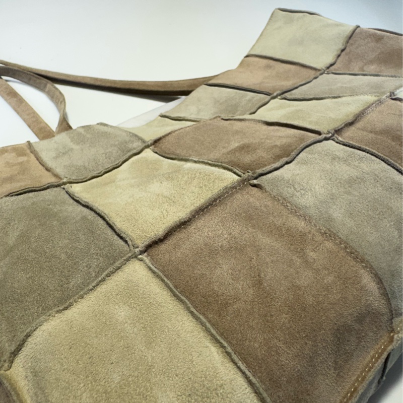 Chanel 麂皮托特包-17