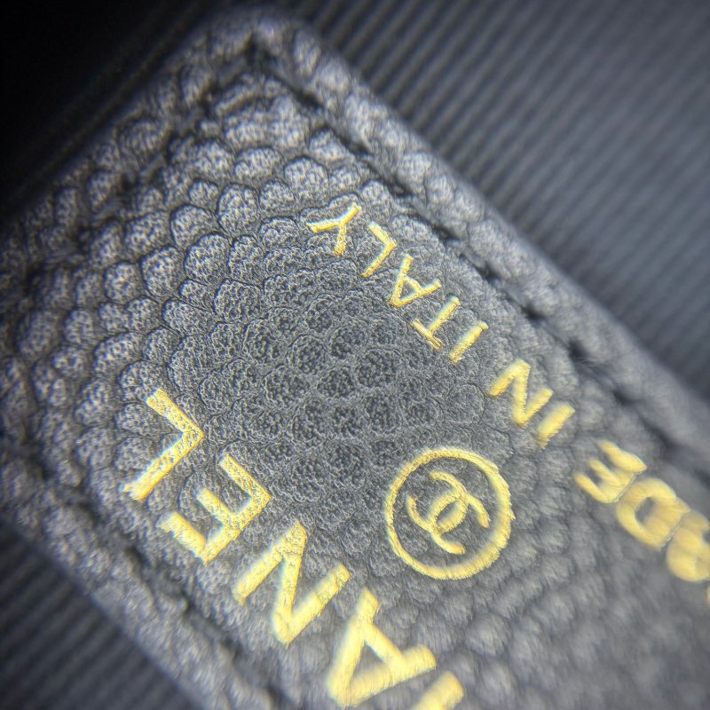 Chanel（香奈兒）經典小盒子（Vanity Case）鍊條包-3