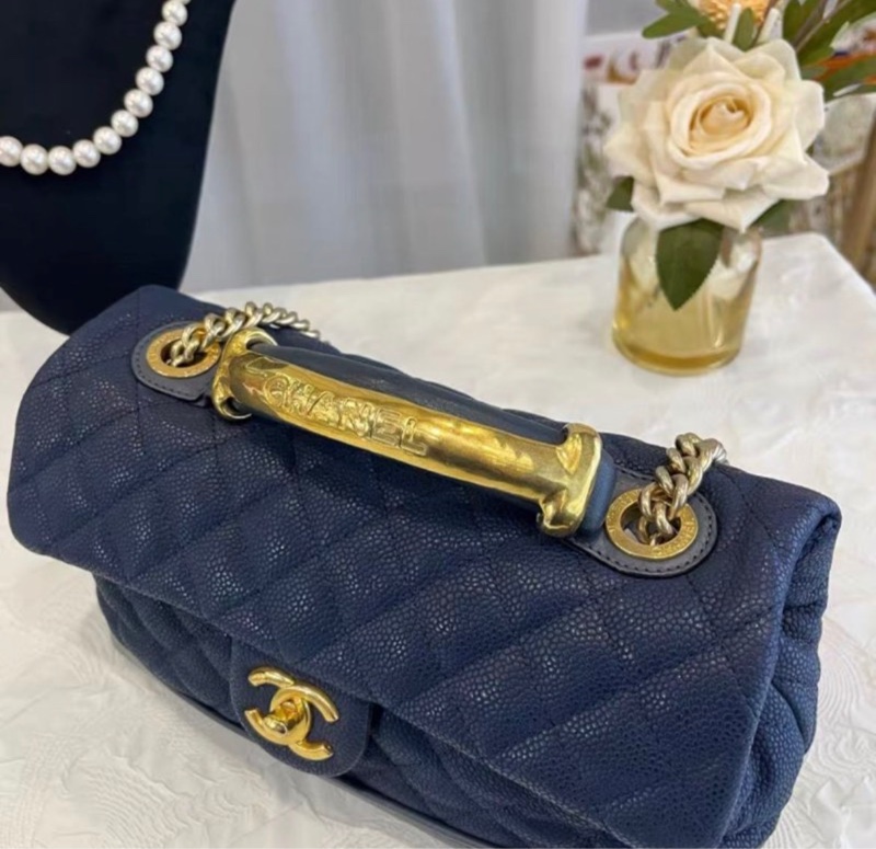 Chanel 海軍藍金色手柄荔枝紋手提斜背包 27*15*11 98新配件塵袋-4