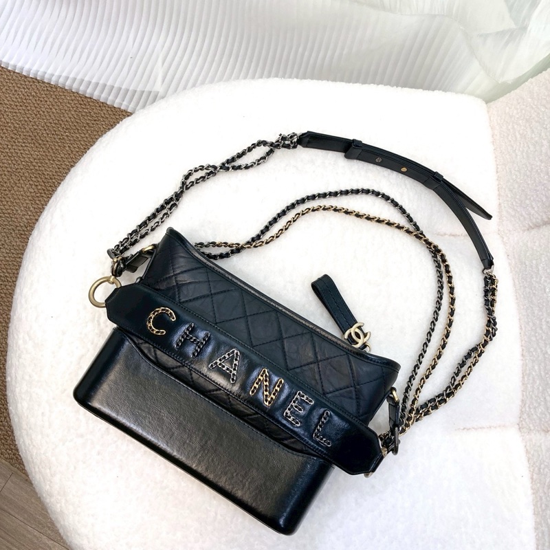 香奈兒流浪包Chanel黑色揉製牛皮新中號設計手把流浪包AS1582-8