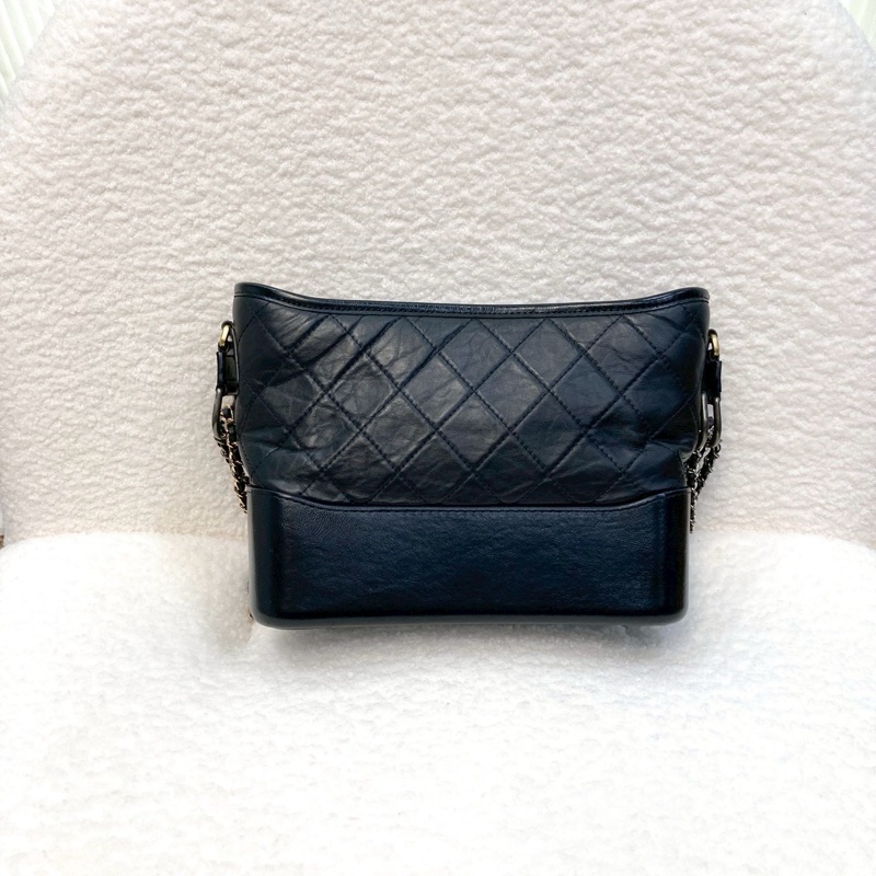 香奈兒流浪包Chanel黑色揉製牛皮新中號設計手把流浪包AS1582-12