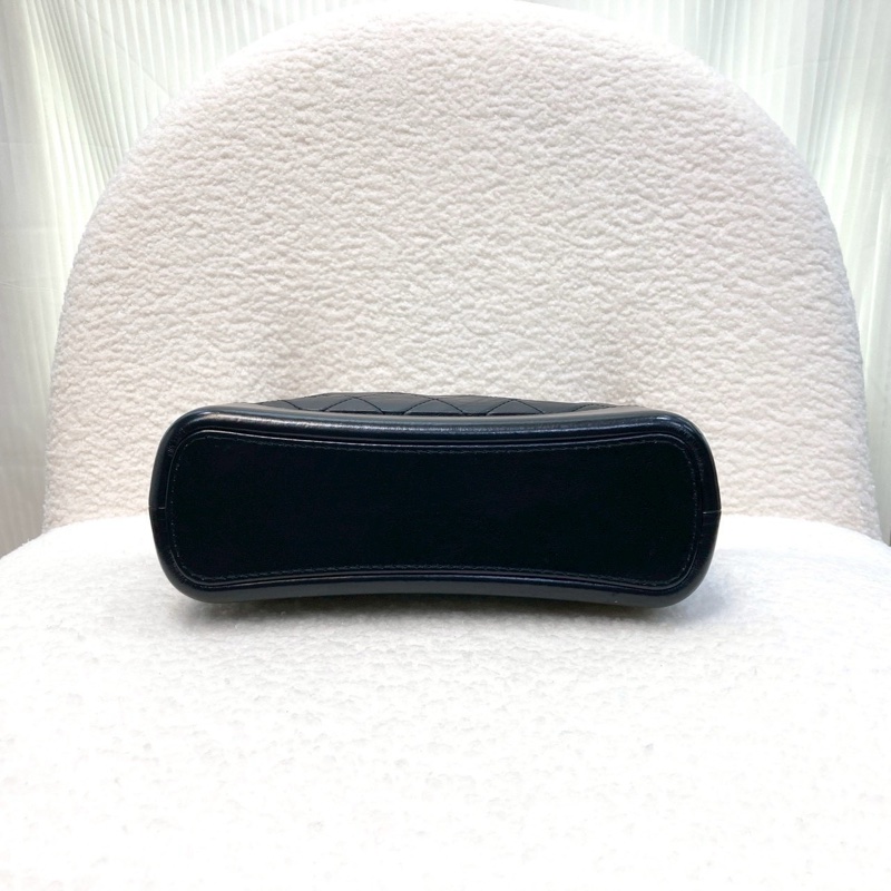 香奈兒流浪包Chanel黑色揉製牛皮新中號設計手把流浪包AS1582-13