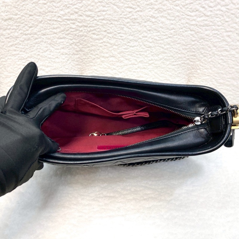 香奈兒流浪包Chanel黑色揉製牛皮新中號設計手把流浪包AS1582-16