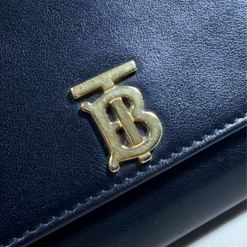 ✨質感熱門 Burberry 巴寶莉 黑金TB大logo 翻蓋12卡長夾-6