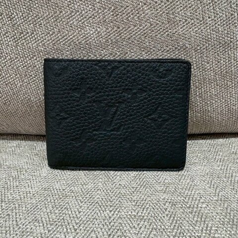 LV  黑色壓紋牛皮短夾