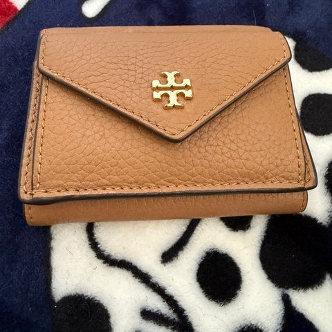 Tory Burch 素面皮革零錢包，駝色
