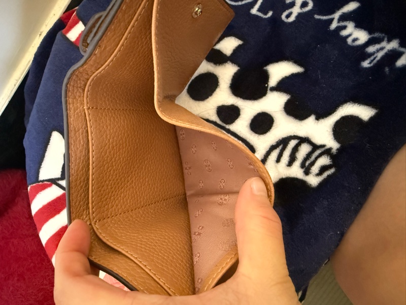 Tory Burch 素面皮革零錢包，駝色-9