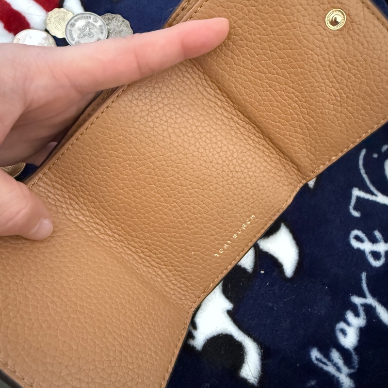 Tory Burch 素面皮革零錢包，駝色-11