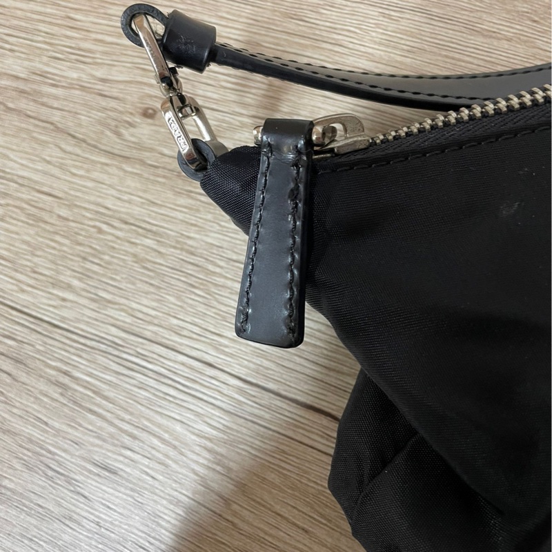 Prada 降落傘布面腋下包-10