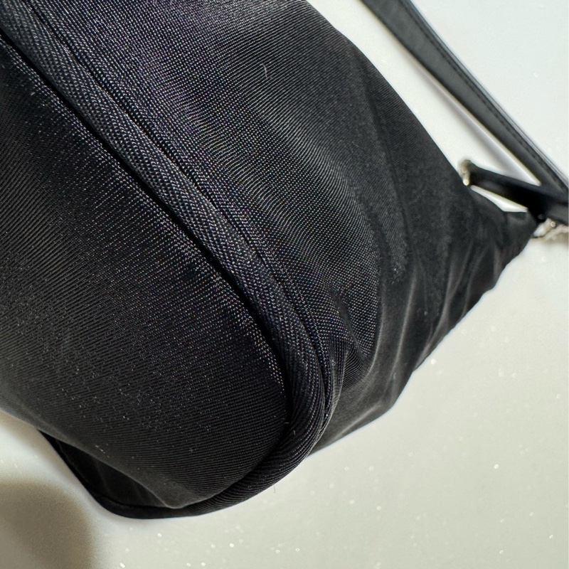 Prada hobo 降落傘布面腋下包-8