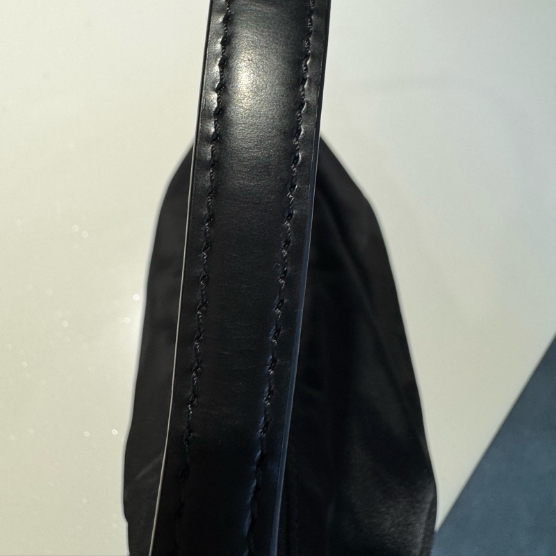 Prada hobo 降落傘布面腋下包-15