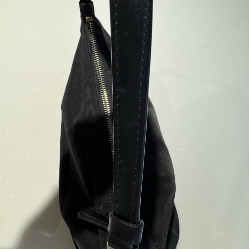 Prada hobo 降落傘布面腋下包-16