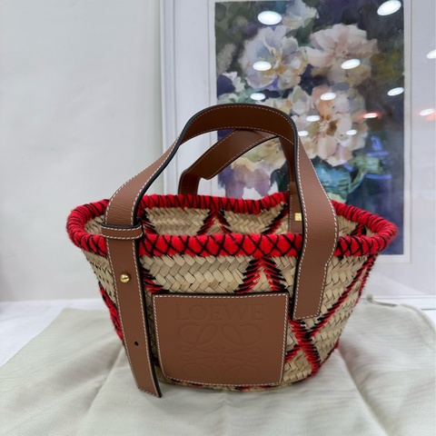 LOEWE 羅意威 刺繡菜籃編織包