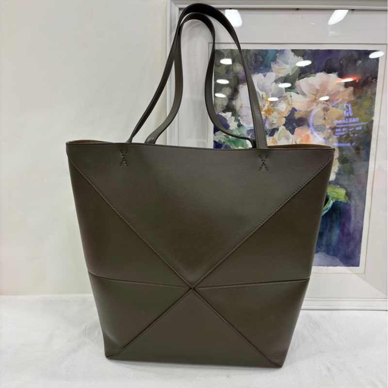 Loewe羅意威，Puzzle Fold橄欖綠中托特折疊包 25年-1