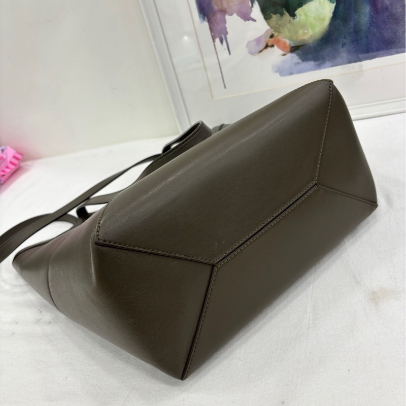 Loewe羅意威，Puzzle Fold橄欖綠中托特折疊包 25年-4