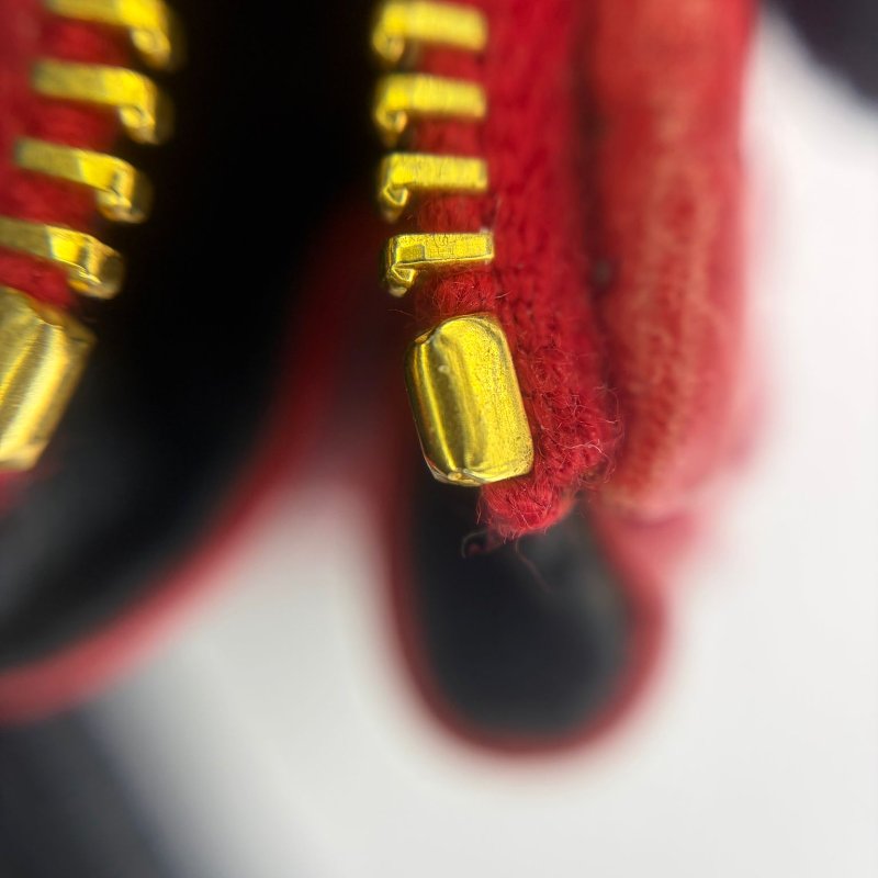 Miu Miu 經典皺褶長款手拿包-3