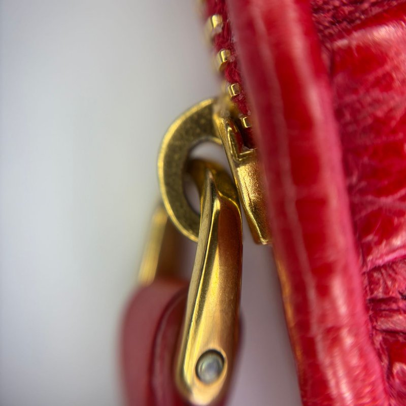 Miu Miu 經典皺褶長款手拿包-16