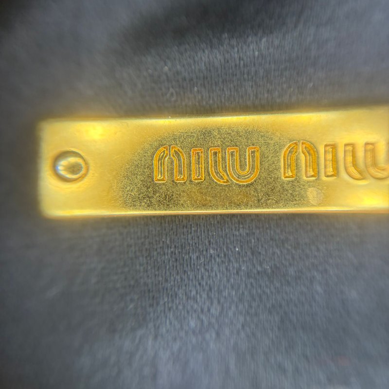 Miu Miu 經典皺褶長款手拿包-17