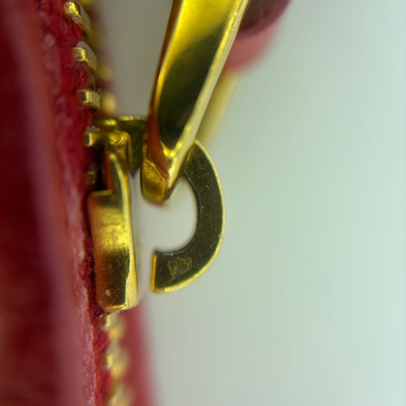 Miu Miu 經典皺褶長款手拿包-20