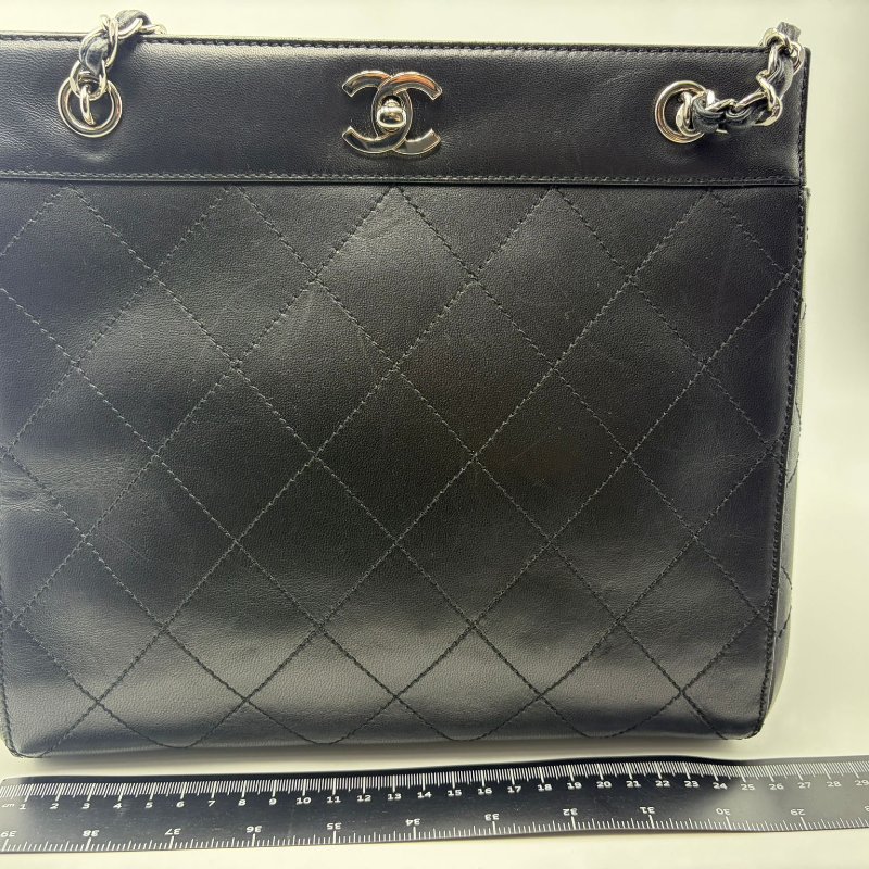 Chanel（香奈兒）菱格紋托特鍊條包-24