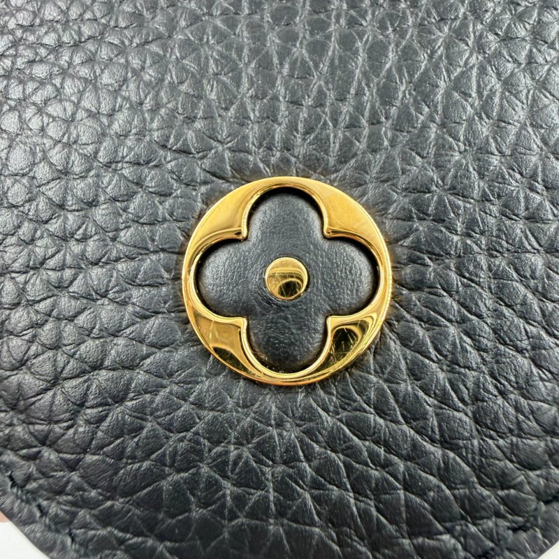 Louis Vuitton - 黑色牛皮花卉造型Capucines 手提肩背包╻MM-26