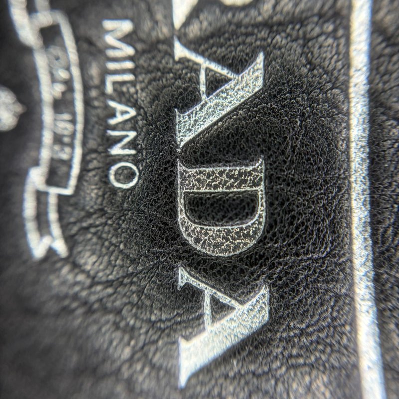 Prada（普拉達）經典荔枝紋牛皮月牙包-2