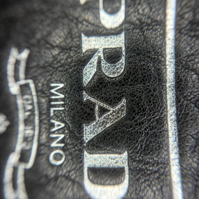 Prada（普拉達）經典荔枝紋牛皮月牙包-5