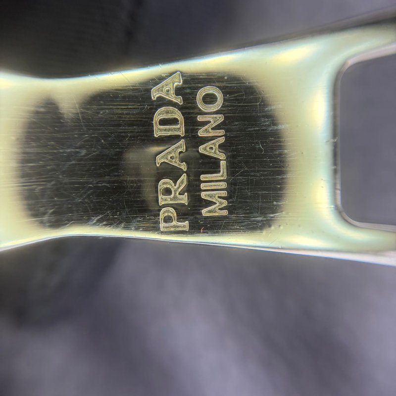 Prada（普拉達）經典荔枝紋牛皮月牙包-20