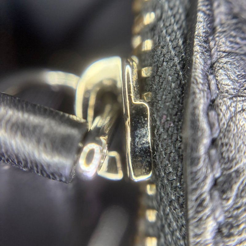 Prada（普拉達）經典荔枝紋牛皮月牙包-30