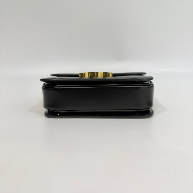 CELINE - 黑色金釦牛皮凱旋門TEEN TRIOMPHE斜背包╻小號-12