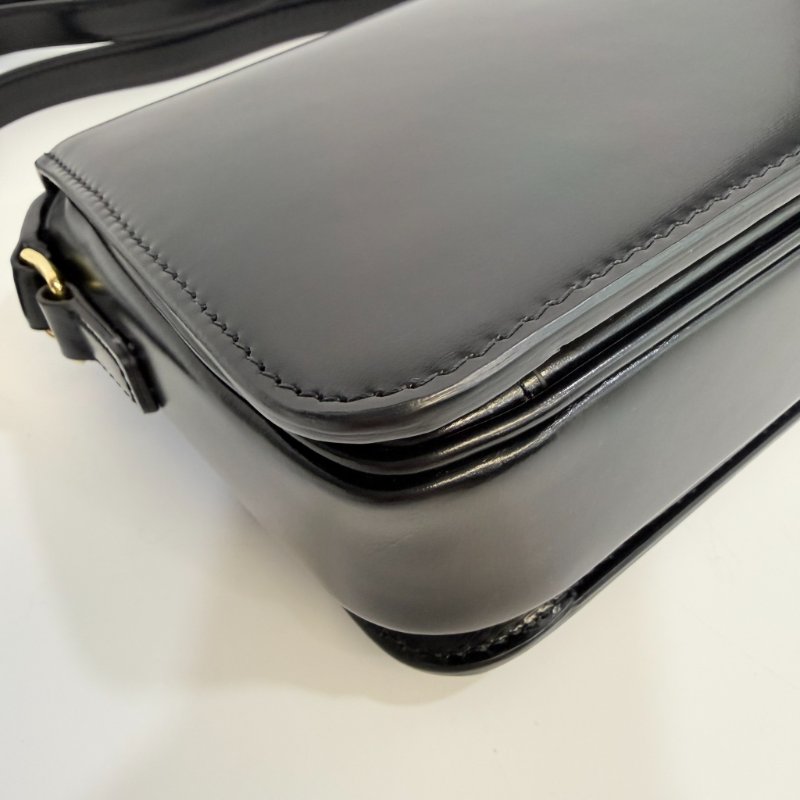 CELINE - 黑色金釦牛皮凱旋門TEEN TRIOMPHE斜背包╻小號-15