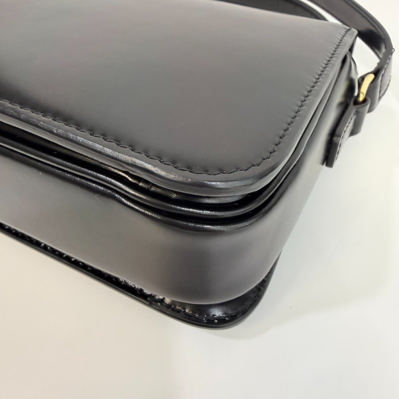 CELINE - 黑色金釦牛皮凱旋門TEEN TRIOMPHE斜背包╻小號-16