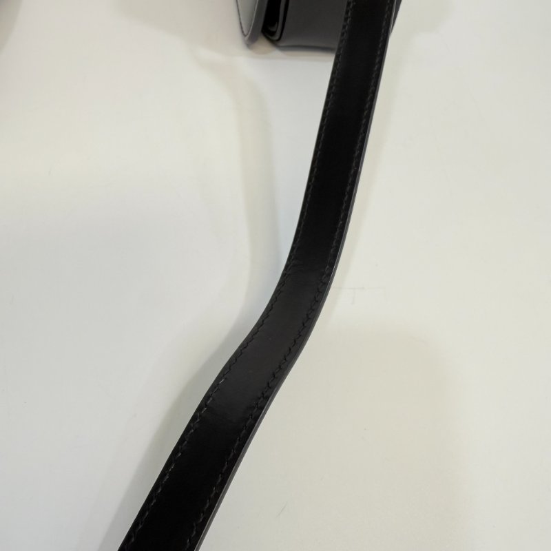 CELINE - 黑色金釦牛皮凱旋門TEEN TRIOMPHE斜背包╻小號-27