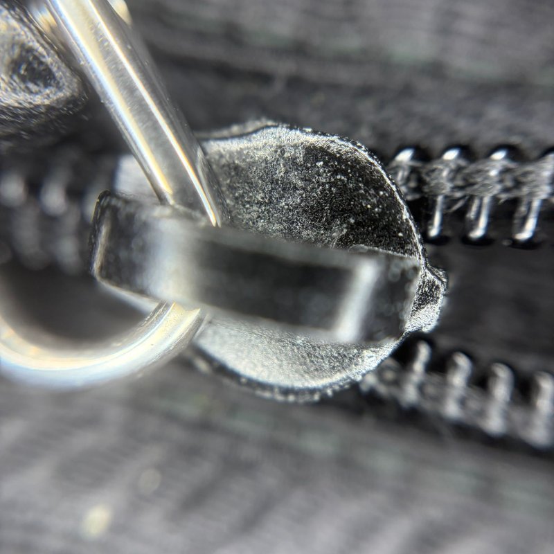 Prada（普拉達）經典尼龍斜挎包-8