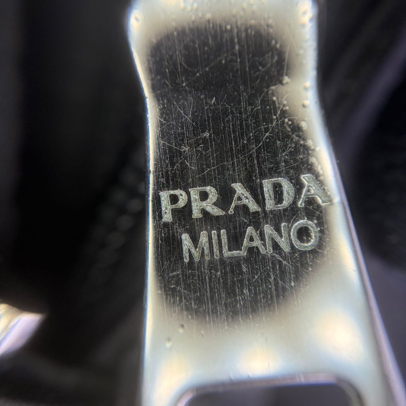 Prada（普拉達）經典尼龍斜挎包-12