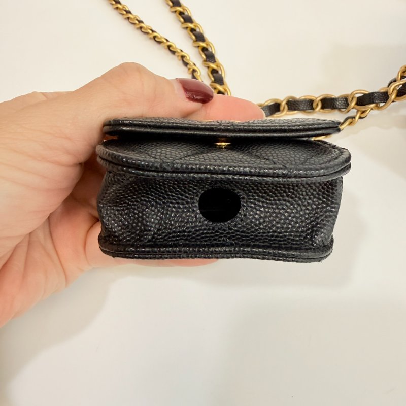 CHANEL  -  黑色金釦菱格粒紋牛皮吊飾長盒子-26