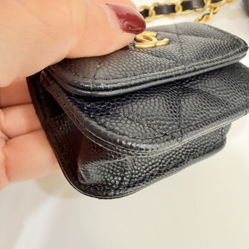 CHANEL  -  黑色金釦菱格粒紋牛皮吊飾長盒子-27