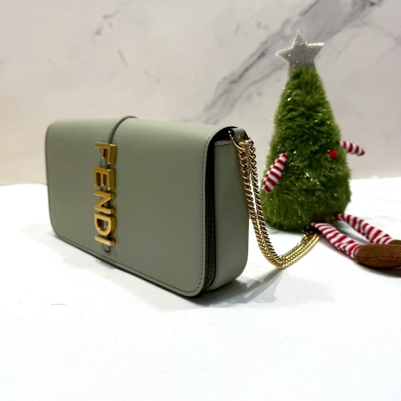 FENDI 全新二合一woc鏈帶包-3