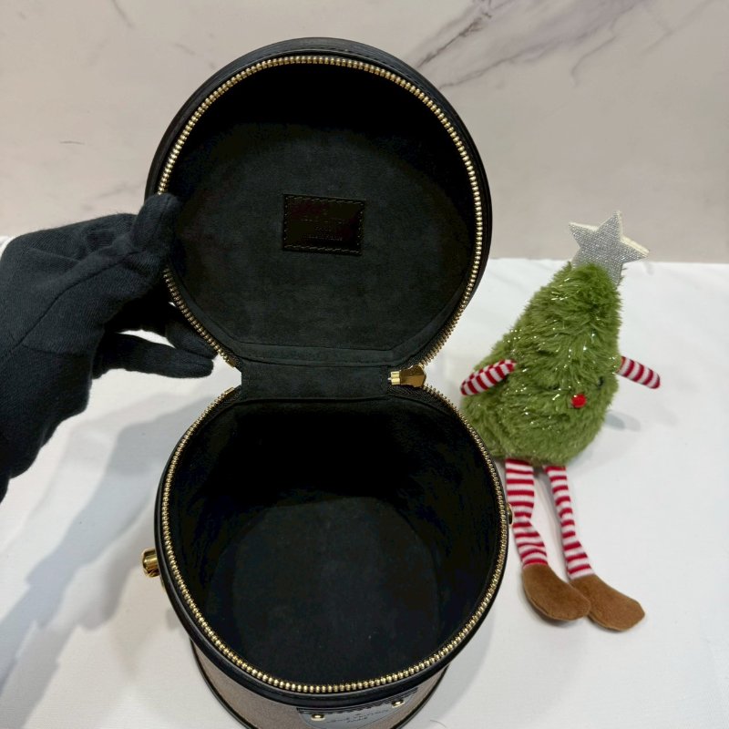 LV CANNES圓桶包-4