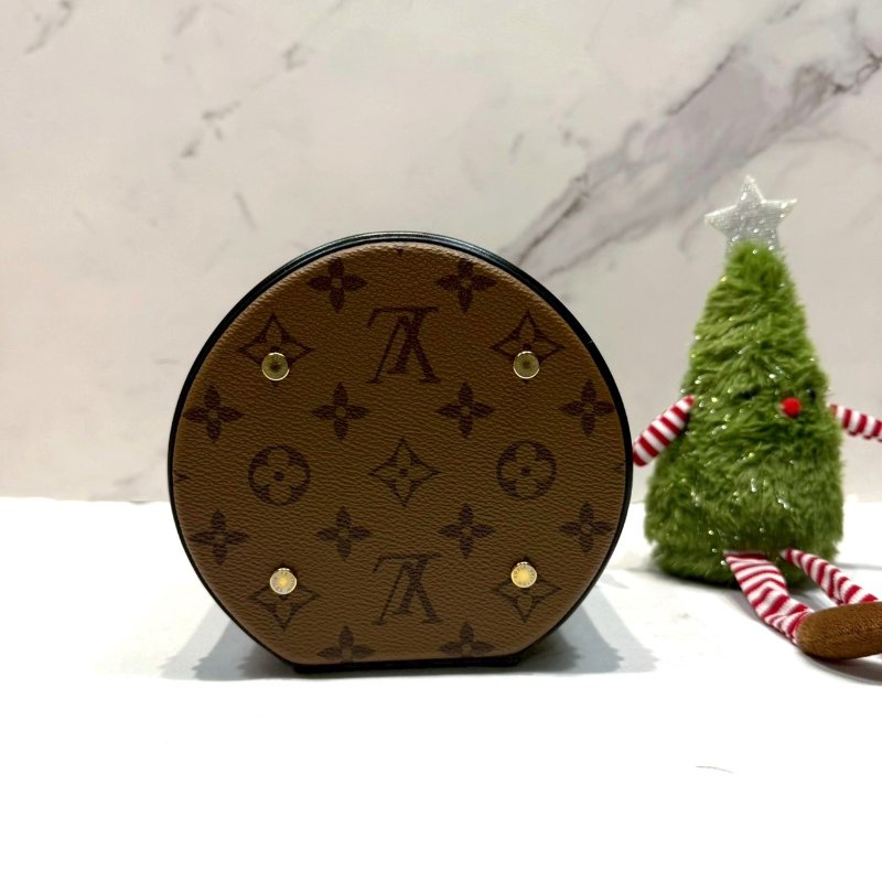 LV CANNES圓桶包-5