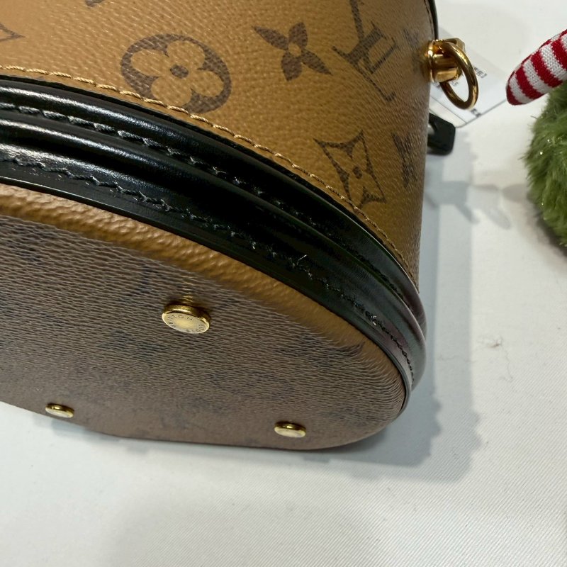 LV CANNES圓桶包-6