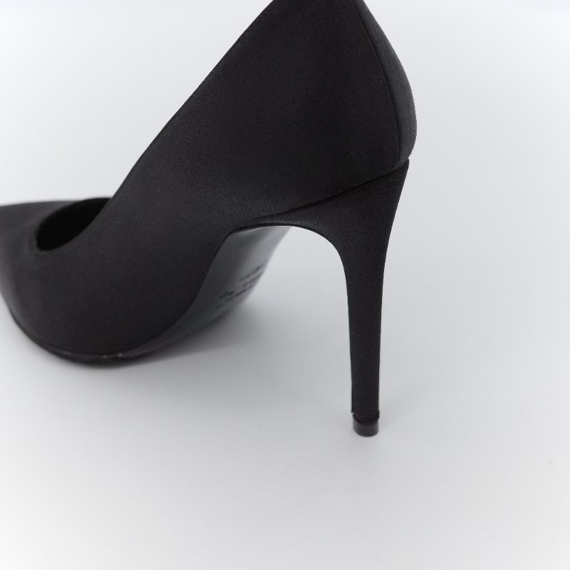 Off-White FOR WALKING  黑色 緞面 10cm 尖頭高跟鞋 EU37-6