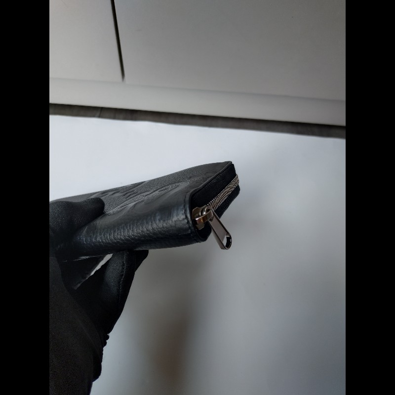 Gucci 大G壓紋黑皮拉鍊長夾-9