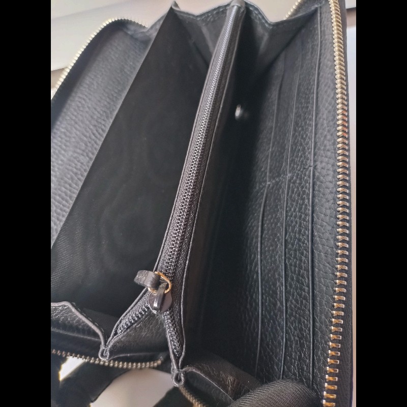 Gucci 大G壓紋黑皮拉鍊長夾-16
