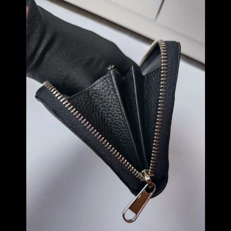 Gucci 大G壓紋黑皮拉鍊長夾-19