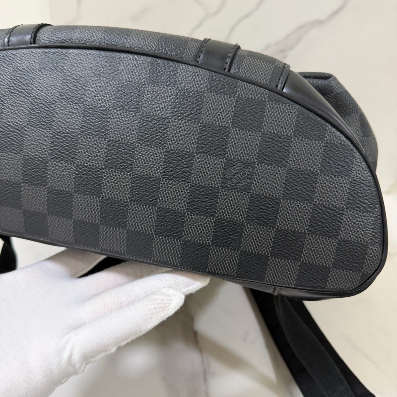 LV棋盤格後背包-8