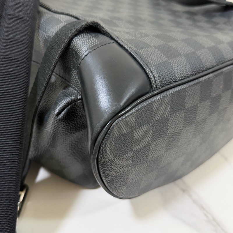 LV棋盤格後背包-16